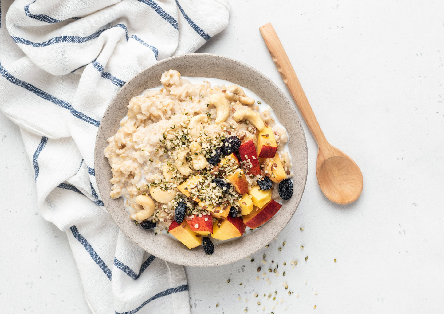 Organic Paraguayan Hemp Seeds – Non-GMO Raw Hearts, Hulled, Kosher, Vegan, Bulk. Keto-Friendly. Rich in Omega 3 & 6. Good Source of Protein. Great for Smoothies, Oatmeal, and Salads
