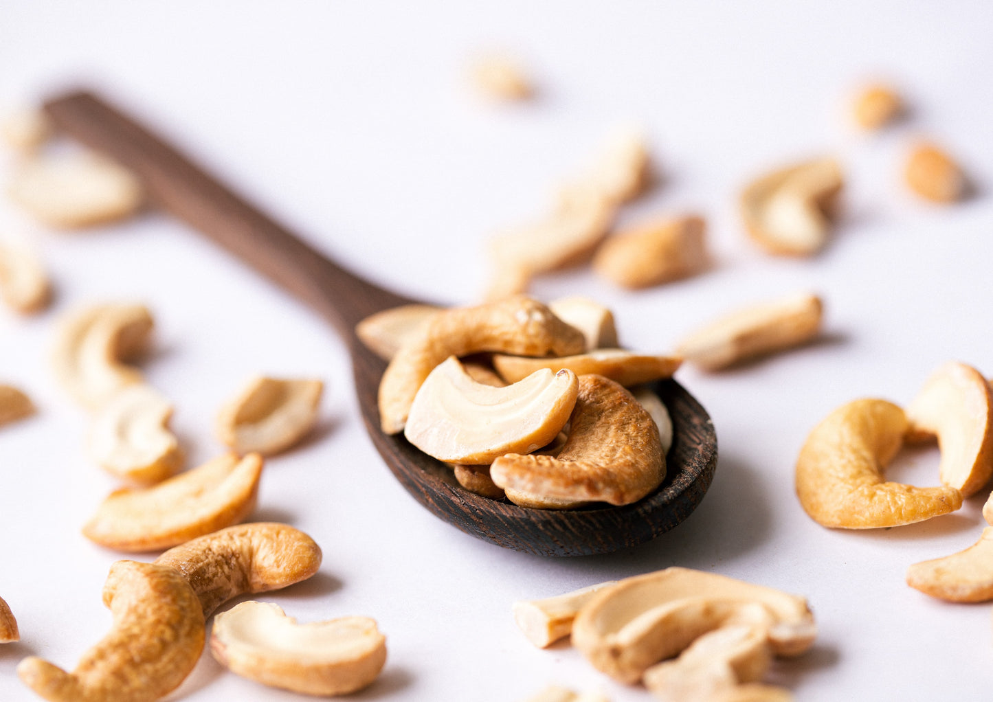 Organic Dry Roasted Cashew Halves and Pieces – Unsalted, Non-GMO, Vegan-Friendly, Perfect Snack for Anytime! - No Chemicals or Artificial Ingredients - Rich in Nutrients & Tasty