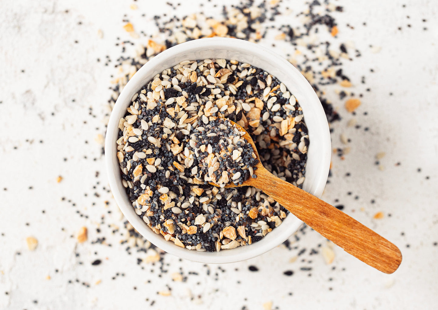 Everything Bagel Seasoning – A Blend of White and Black Sesame Seeds with Minced Garlic, Onion, and Himalayan Pink Salt Flakes. Great as a Topping and Baking Ingredient. Bulk Spice Mix