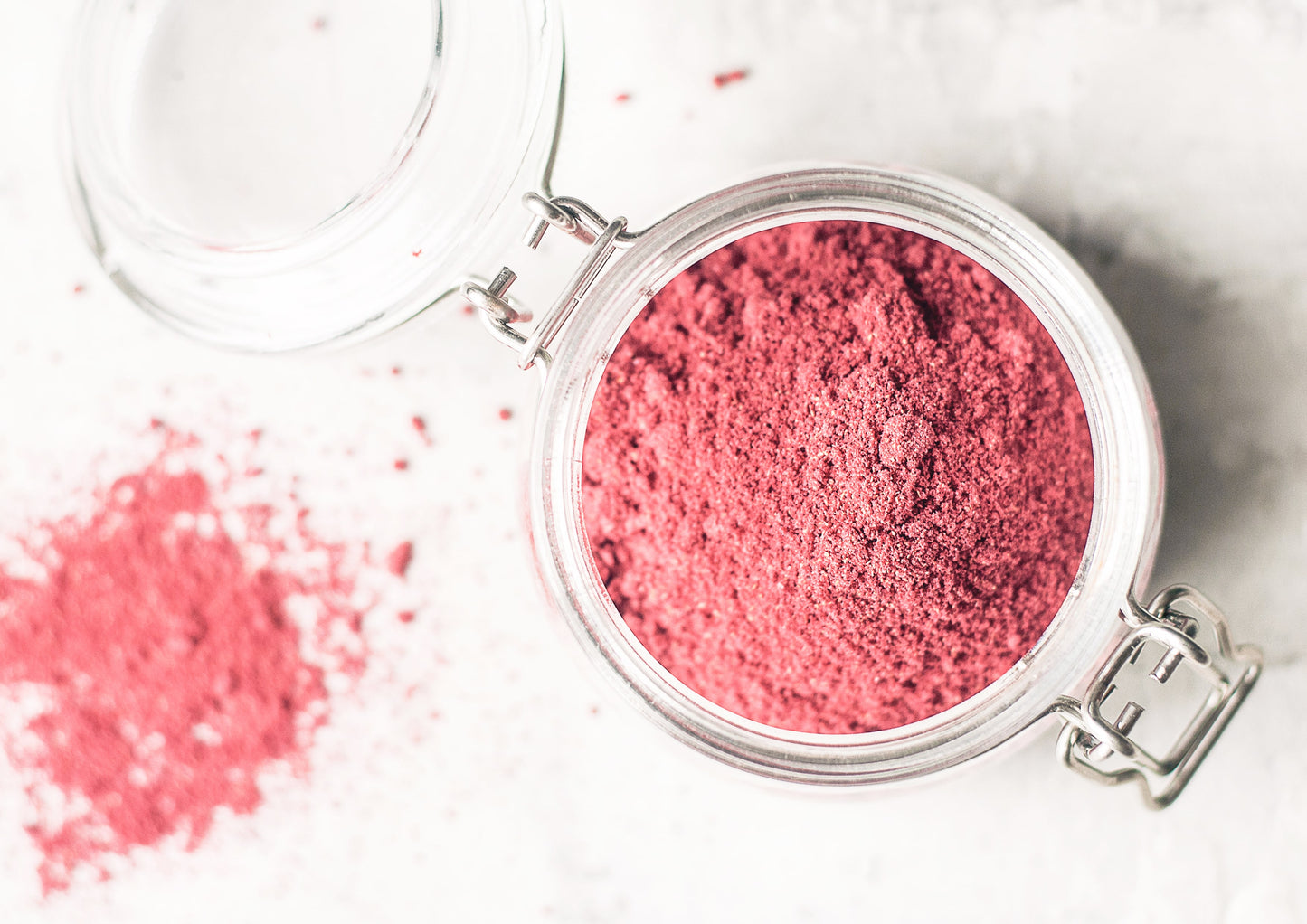 Organic Strawberry Powder – Non-GMO, Freeze-Dried, 100% Pure, No Additives, Vegan, Bulk. Easy to Mix. Rich in Vitamin C, Dietary Fiber. Great for Smoothies, Shakes, Baking