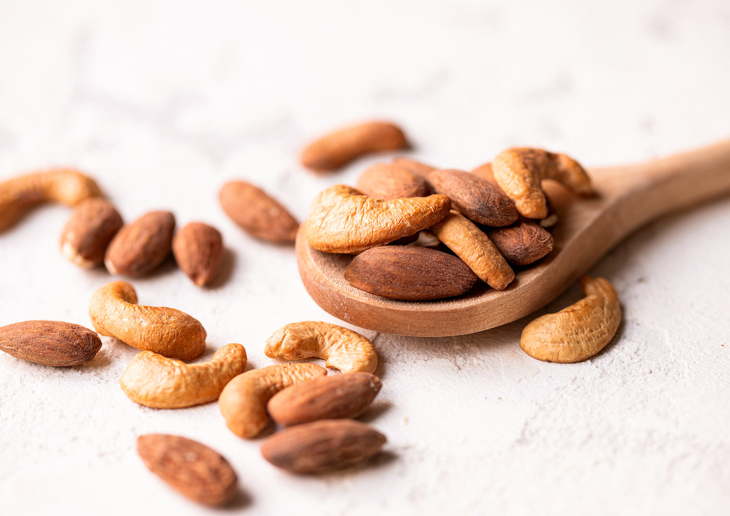 Almonds and Cashews Mix – Dry Roasted Nuts with Himalayan Salt, Protein Rich Trail Mix, Healthy Vegan Snack, No Oils and Preservatives, Good Source of Fiber. Bulk