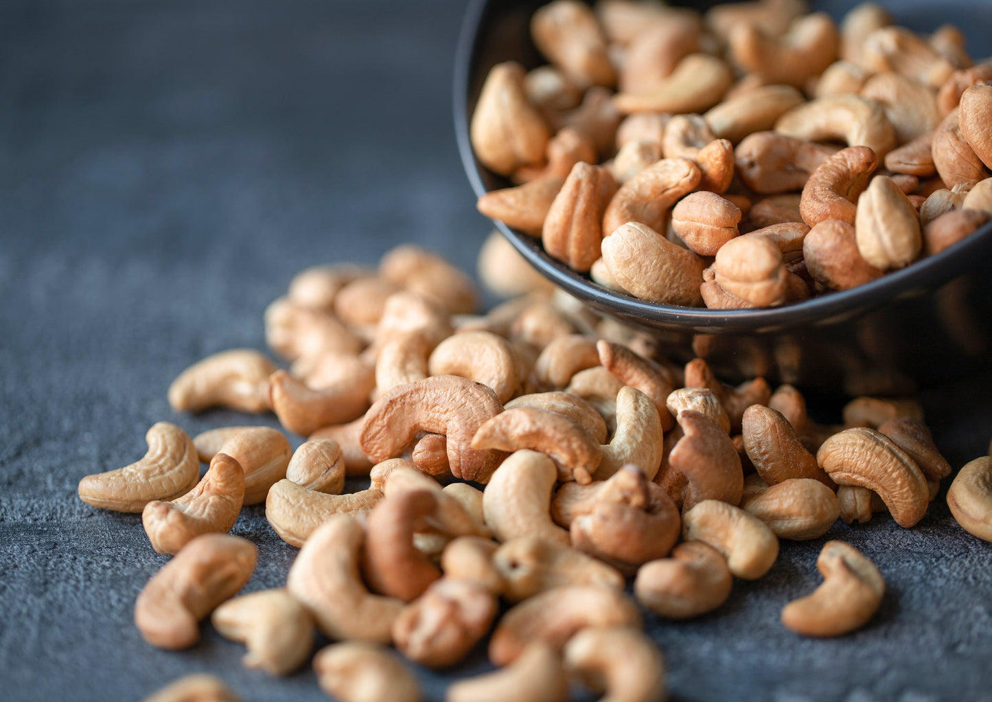 Organic Dry Roasted Whole Cashews with Himalayan Salt – Non-GMO, Oven Roasted and Lightly Salted Nuts, No Oil Added, Vegan, Kosher, Bulk. High in Protein. Great Wholesome and Crunchy Snack