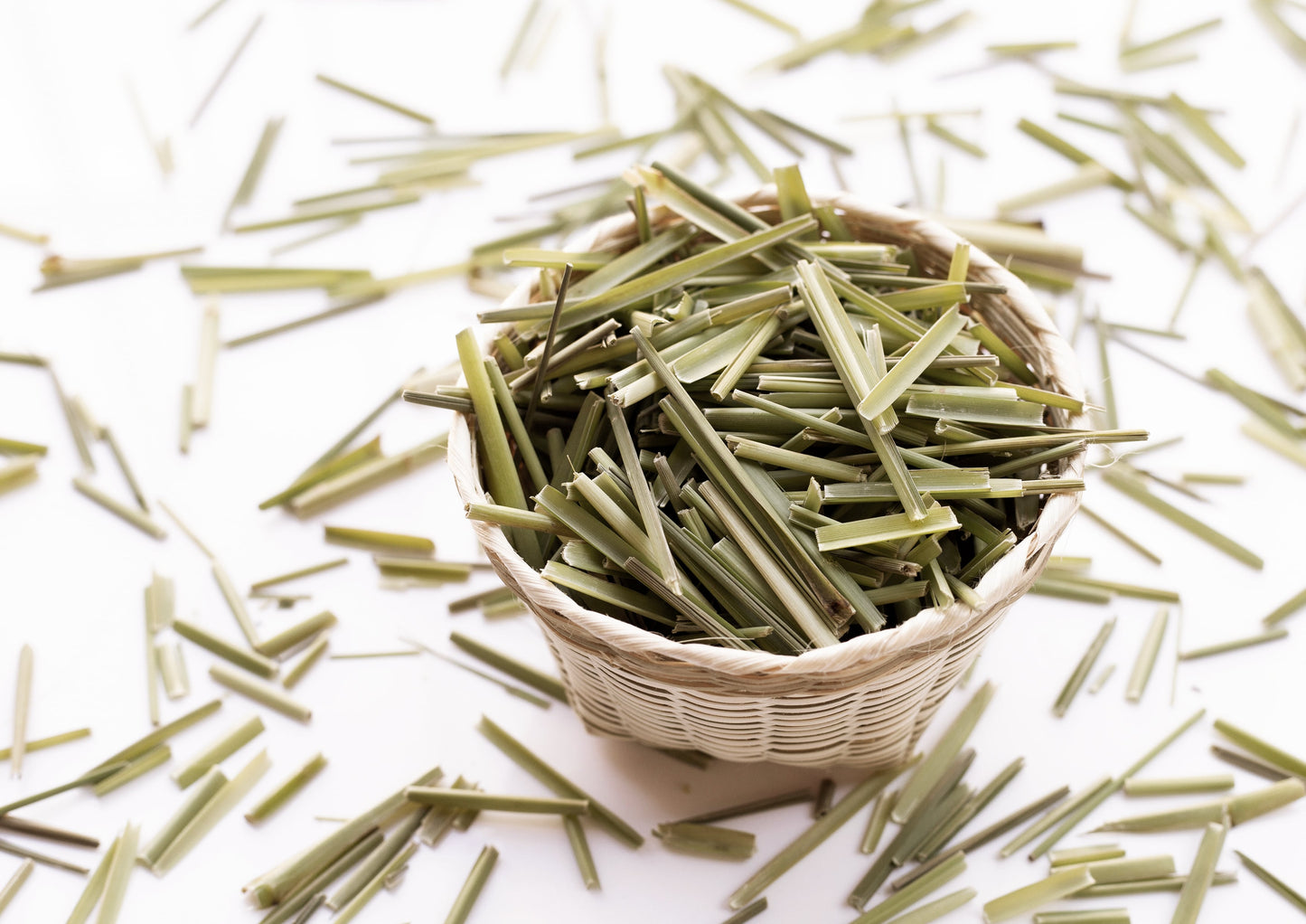 Dried Lemongrass Leaves – Cut Lemon Grass Herb, Vegan, Bulk. Lemony Flavor and Aroma. Rich in Vitamin C. Essential Ingredient for Thai, Indian, Indonesian Dishes. Perfect for Herbal Tea